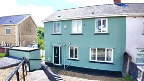 40, Bronawelon Terrace, Crumlin, Newport NP11 5EE