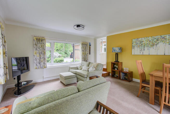 5 WILLOW CLOSE-16