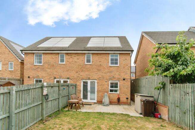 3 bed Semi-Detached for sale Image 9