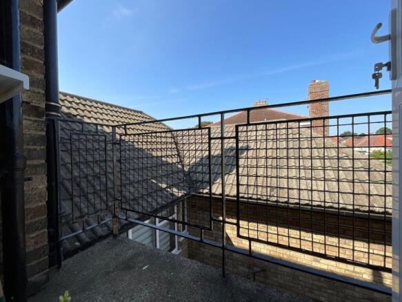 2 bed Flat for sale Image 9