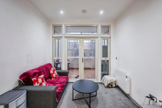 1 bed Flat for sale Image 4