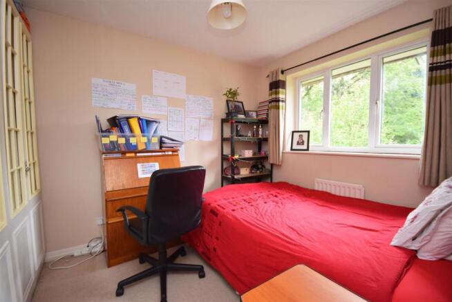 45 Gosling Grove Bedroom 2.jpg