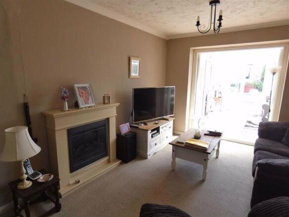 LOUNGE AREA