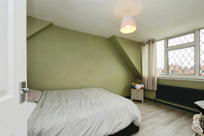 3 bed Semi-Detached for sale Image 9