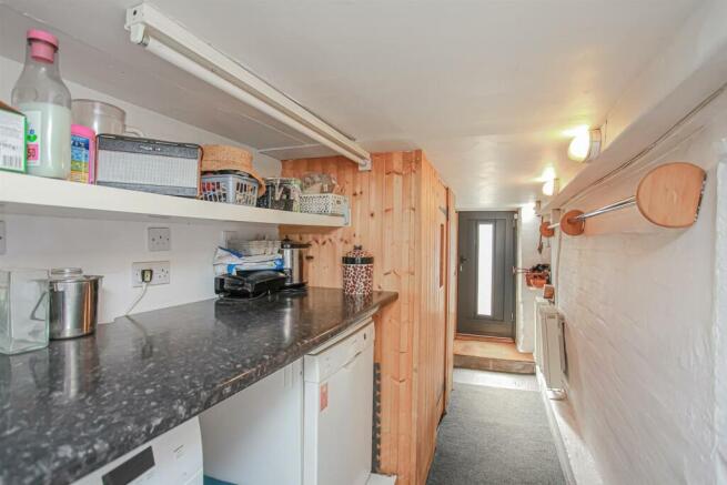 kitchen i.jpg