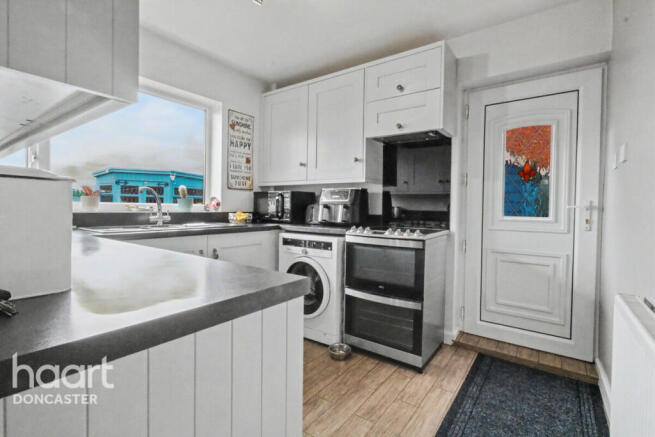 3 bed Semi-Detached for sale Image 11