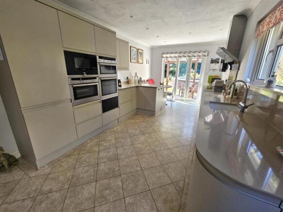 Kitchen Breakfast Room.jpg
