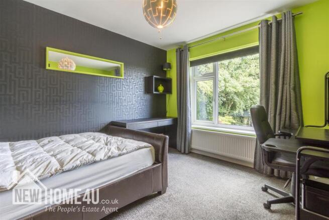 Bedroom / Study / Office