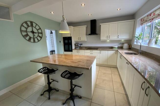 kitchen/dining room 