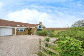 42a, Longlands Drive, Heybrook Bay PL9 0BL