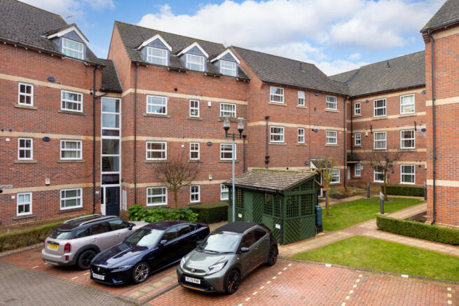 2 bed Apartment for sale Image 9