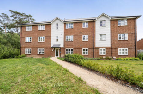 9 Falcon House, Cody Close, Fleet