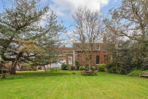 Garden Flat, Macartney House, Chesterfield Walk, London SE10 8HJ