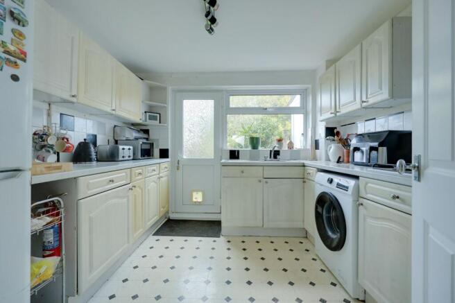 Cissbury Road, Burgess Hill, RH15 photo 4