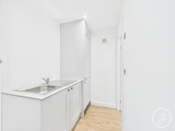 3 bed Semi-Detached for sale Image 8
