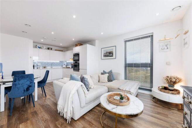 1-bed flat on Osiers Road, London, SW18, £465,000