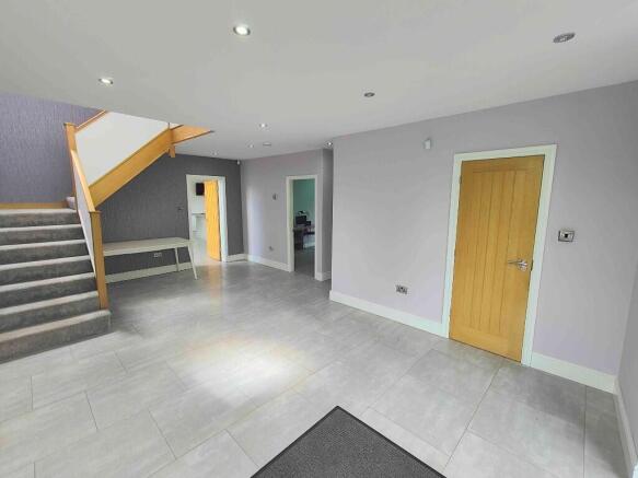 5 bed Detached for sale Image 5