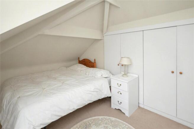 4 bed Bungalow for sale Image 10