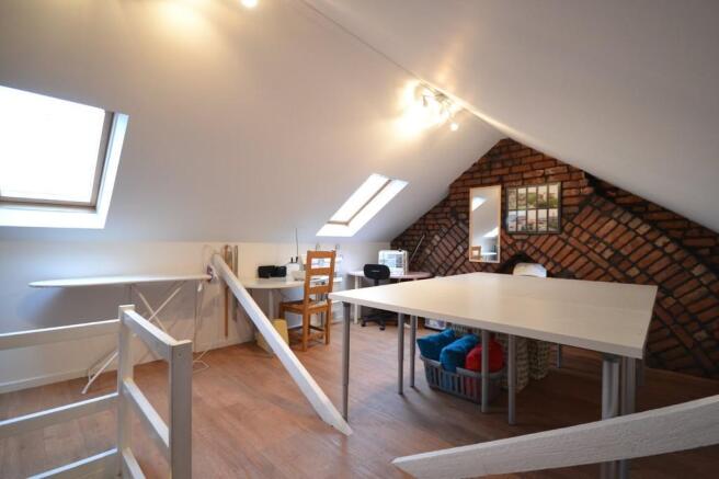 LOFT ROOM