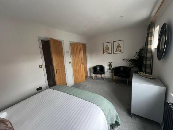 1 bed Town House to rent Image 8