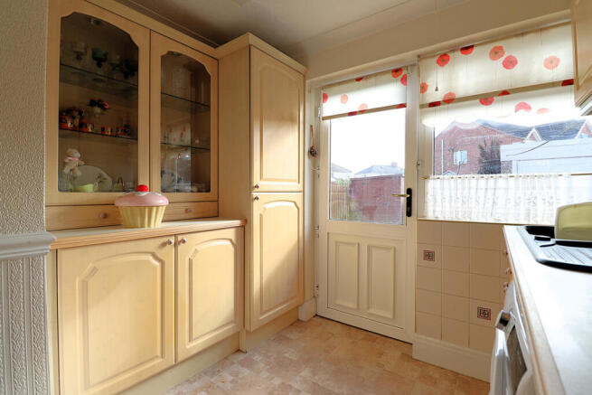 3 bed Semi-Detached for sale Image 11
