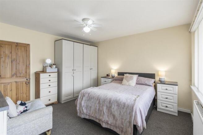3 bed Semi-Detached Bungalow for sale Image 7