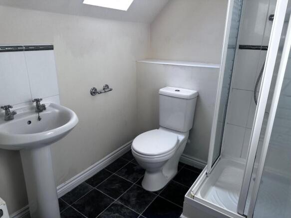 strauss en-suite.jpg