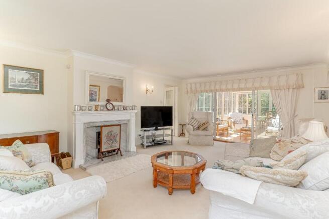 4 bed Detached Bungalow for sale Image 4