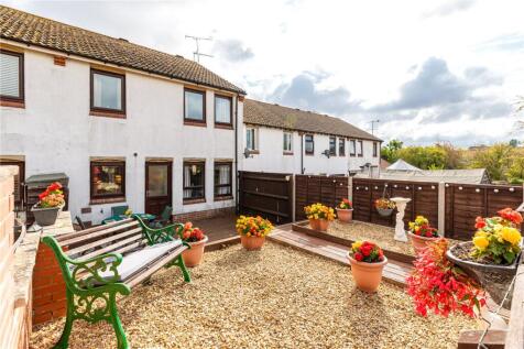 Derby Close, Lambourn, Hungerford, Berkshire, RG17