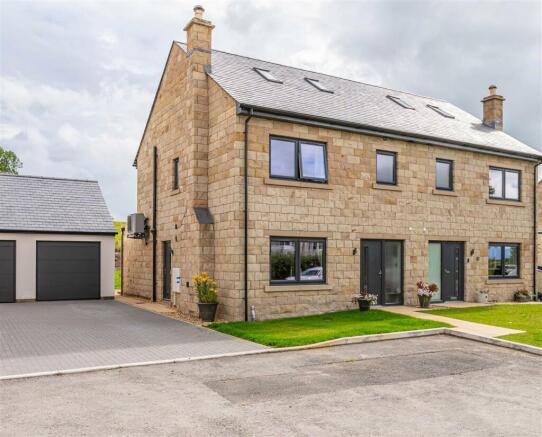 4 Arthurs Place