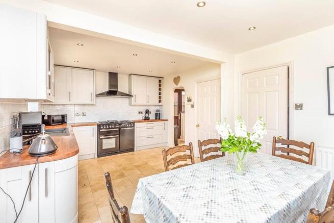 Kitchen / Breakfast Room