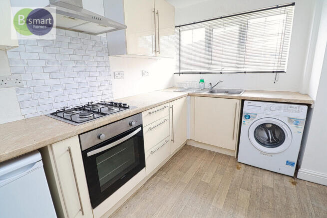 3 bed Town House for sale Image 3