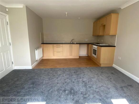 2 bed Apartment to rent Image 5