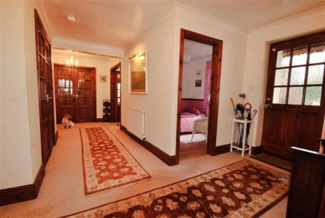 SPACIOUS RECEPTION H