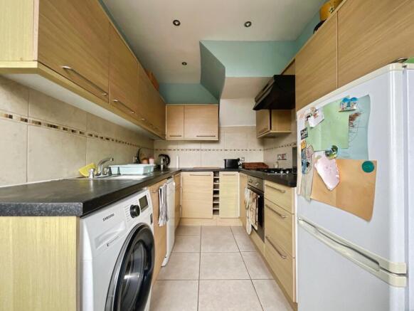 3 bed Semi-Detached for sale Image 4