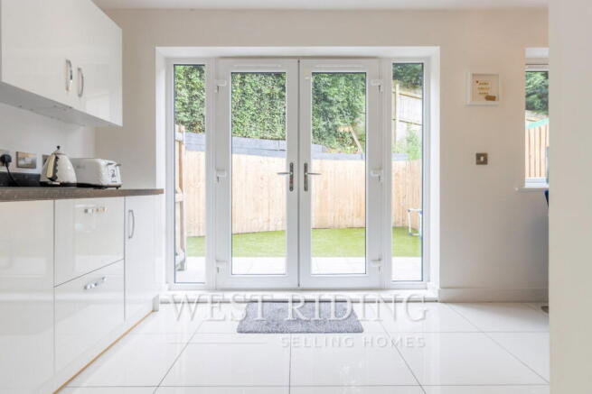 4 bed Semi-Detached for sale Image 10