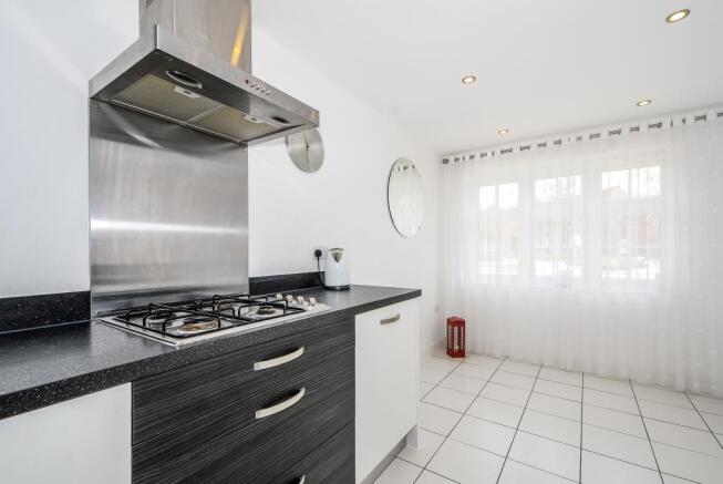 Integrated Hob And Dining Area