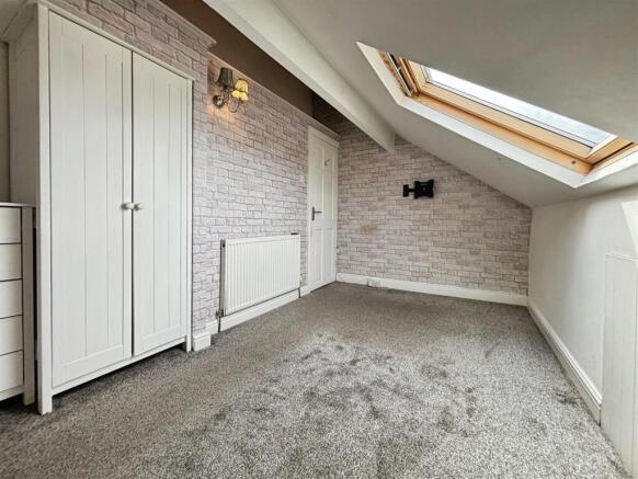 4 bed Terraced for sale Image 12