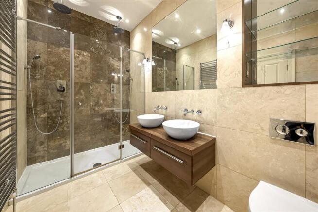 5 bed Terraced for sale Image 7