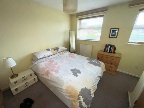 bed1.jpg