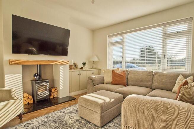 Lounge to Front