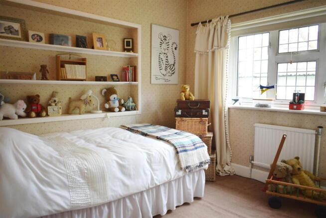 Bed 4.JPG