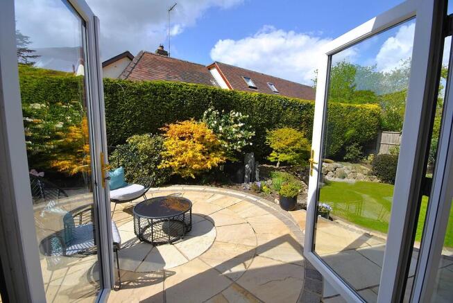 4 bed Detached for sale Image 9