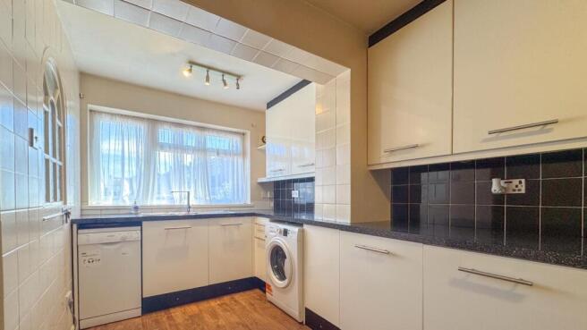 Caxton Road, Hoddesdon photo 5