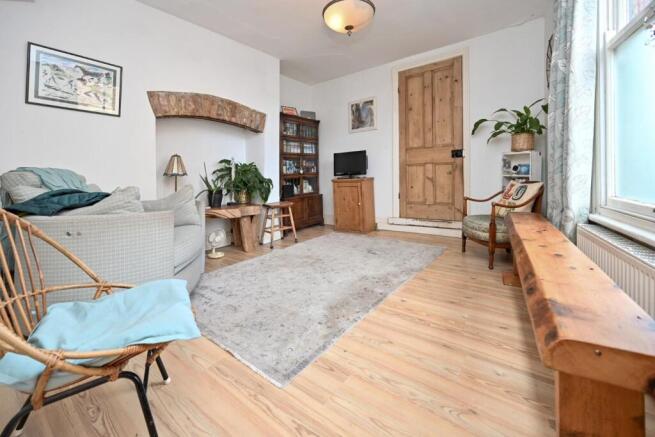 4 bed House for sale Image 3