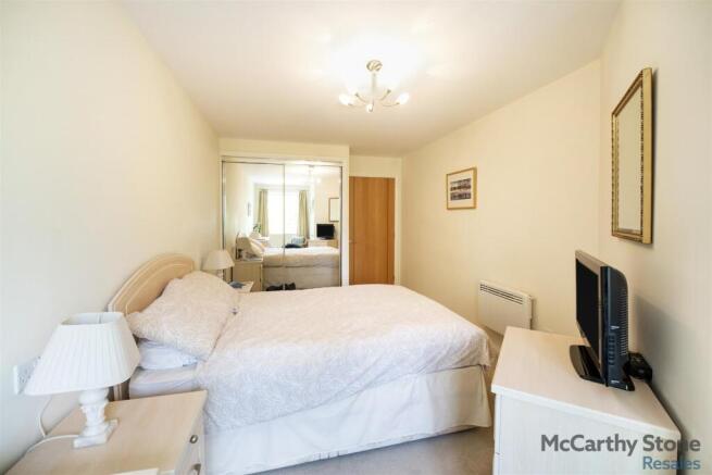 1 bed Apartment for sale Image 6