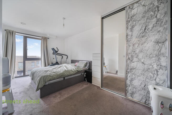 720032df-a200-45b...