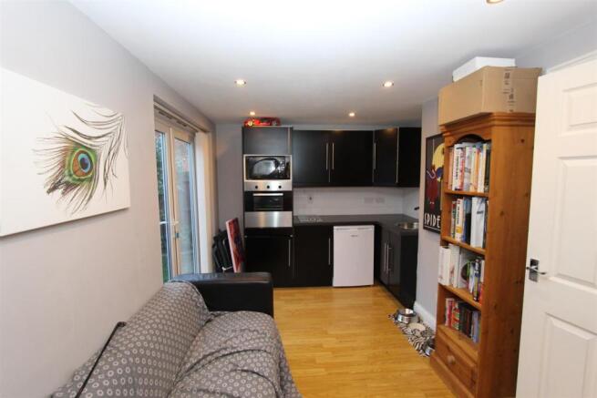 2 Parsons Court anne