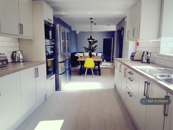 Kitchen & Dinning