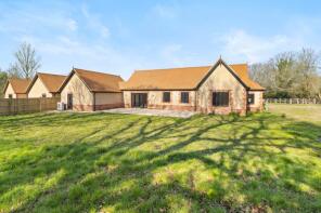 2, The Courtyard, Framfield TN22 5QU